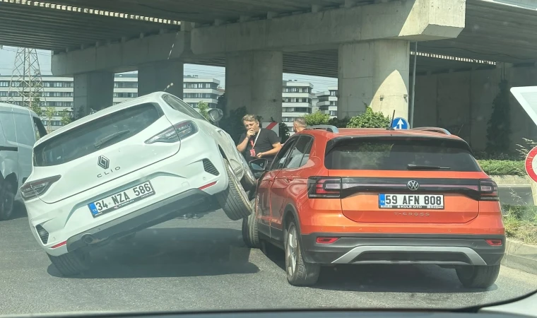 Köprülü Kavşakta Kaza