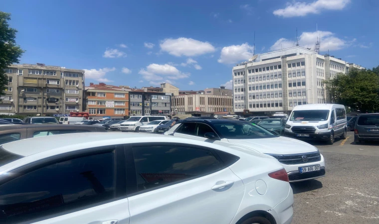 Otoparkta Düzensiz Parklanma Tepki Çekiyor