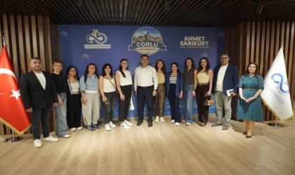 Başkan Sarıkurt’tan Kadın Eğitmenlere Teşekkür Belgesi