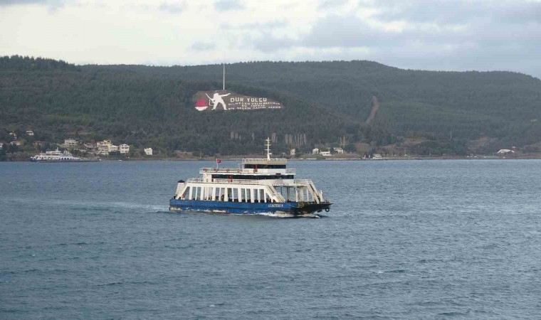 Bozcaada ve Gökçeada’ya feribot seferlerine fırtına engeli