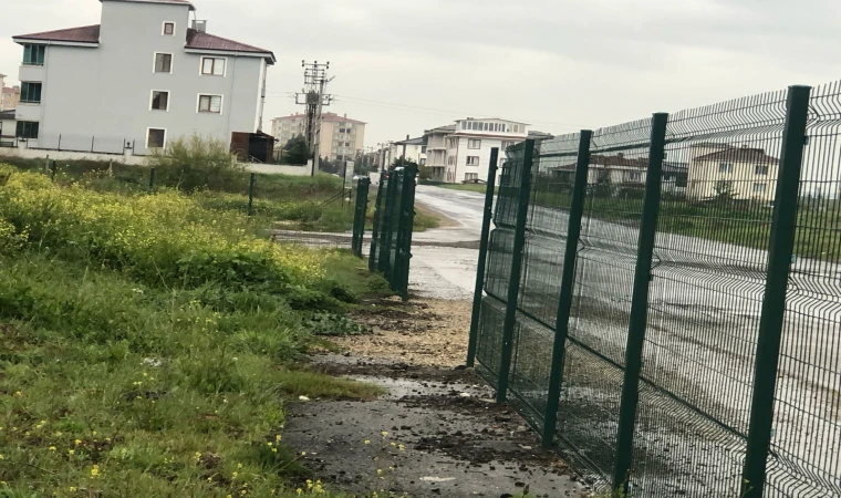 Zarar Gören Çitler Tekrar Yapılacak