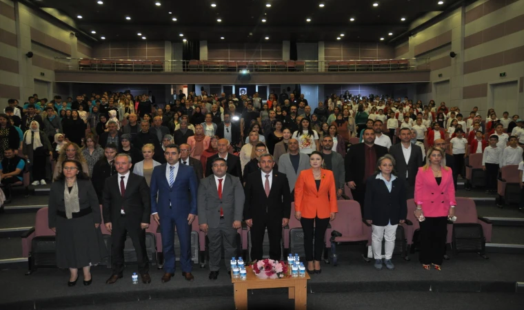 Engelli Öğrencilerin Gösterileri Büyüledi