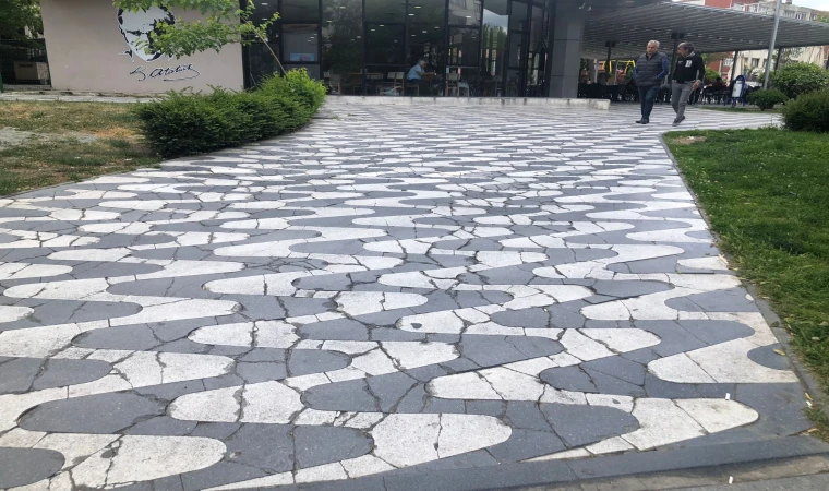 Kırık Taşlar Neden Değiştirilmiyor?