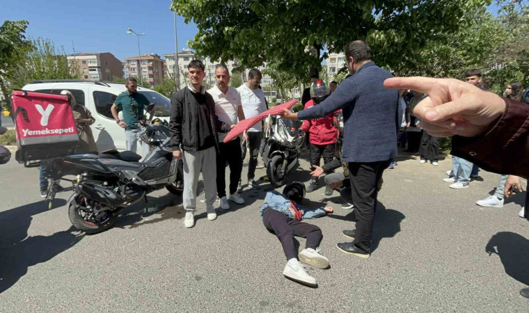 Tekirdağ’da iki motosikletin kafa kafaya çarpıştığı feci kaza kamerada