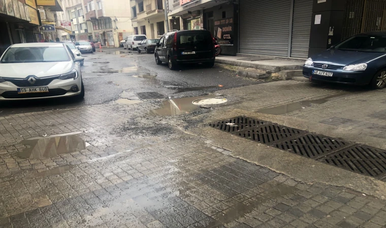 Yollar Delik Deşik