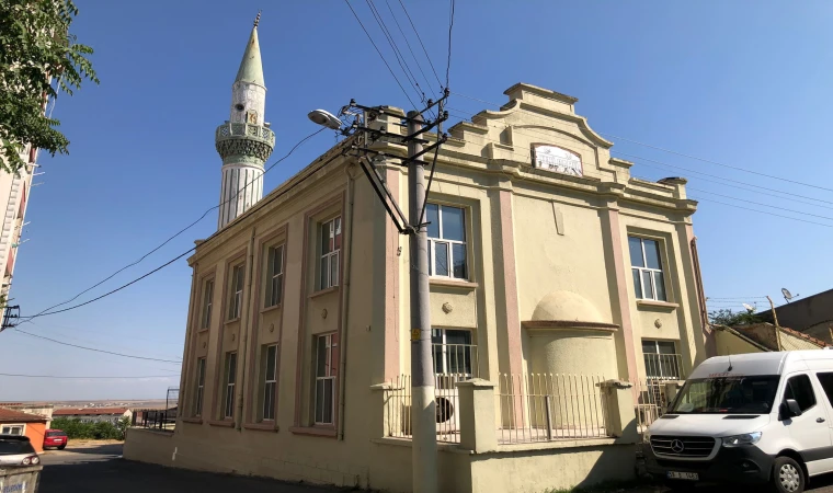 Eskiden Sinagog Olan Yeni Cami Hizmet Bekliyor