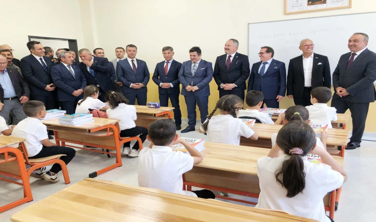 Yeni Okul Açılışıyla Ders Zili Çaldı