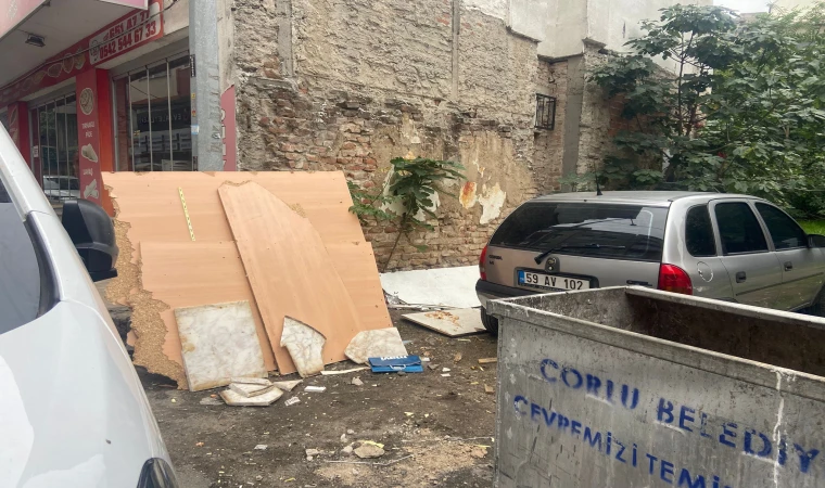 İzbelik Alanlar Çöplüğe Dönüşüyor