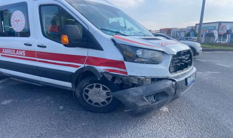 Ambulansın Karıştığı Kazada Yaralanan Olmadı