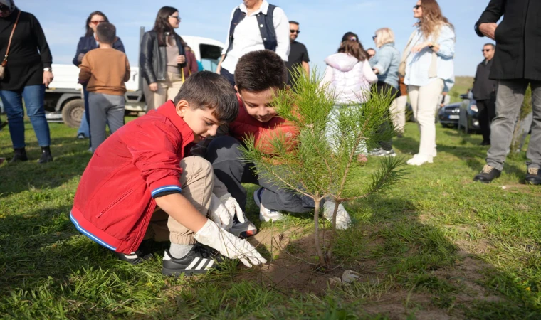 Öğretmenler Ormanı’nda Fidanlar Toprakla Buluştu