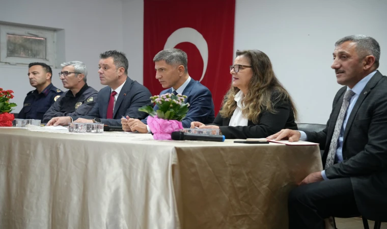 Halk Toplantısı Atatürk İlkokulunda Yapıldı