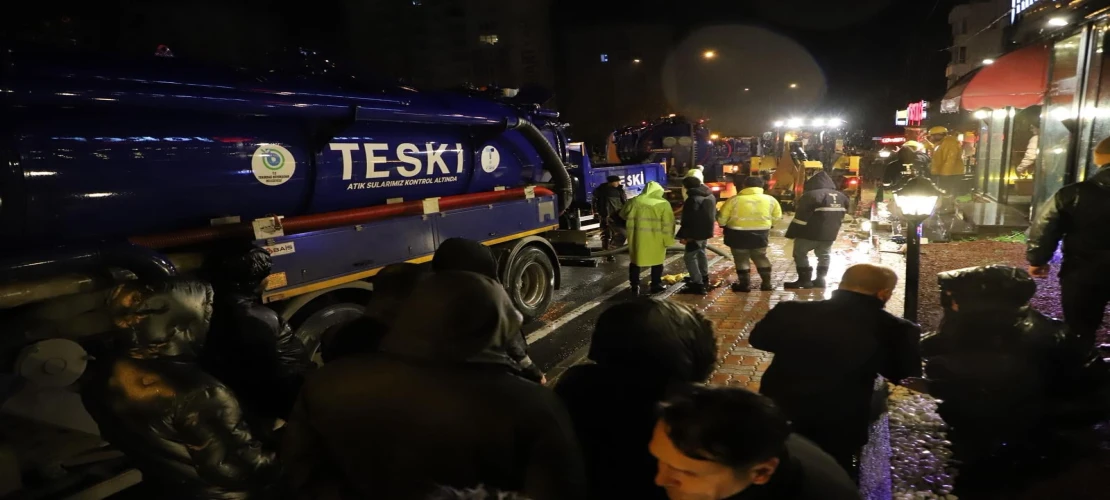 “Altyapı Sorunları Gündemde: Çorlu’da Kanalizasyon Hattı Çökmesi Tartışma Yarattı”