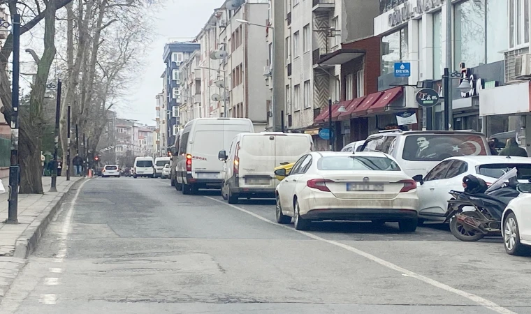 Çift Sıralı Parklanma Trafiği Olumsuz Etkiliyor