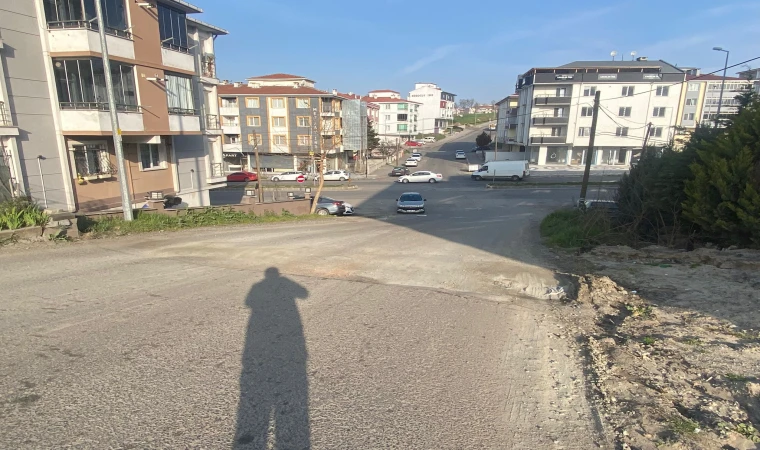 Emirgan Caddesi Hizmet Bekliyor!