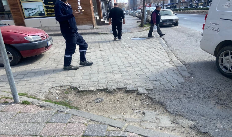 Yürürken Aman Dikkat Düşebilirsiniz!