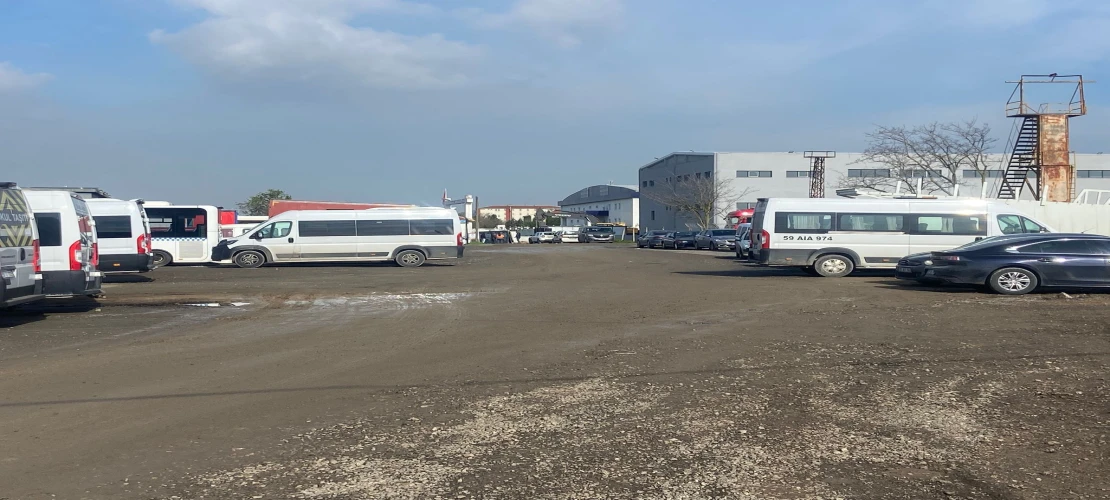 Sokak Çamur Deryasına Dönüştü