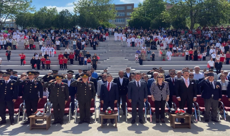 ÇORLU 19 MAYIS'I KUTLADI