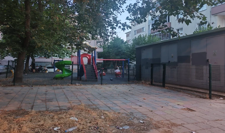 Parkın Karanlık Olması Tepki Çekiyor