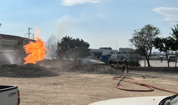 Doğalgaz Borusu Patladı, Yangın Çıktı