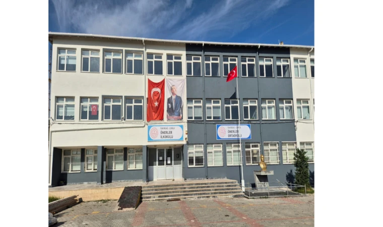 İlk Ders Zili Çalıyor