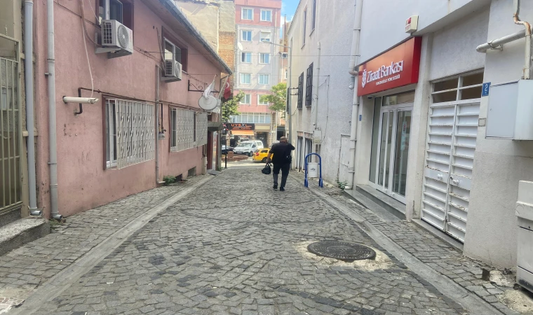 Sanat Sokağı’ndaki Yol Çökmeleri Tepki Çekiyor
