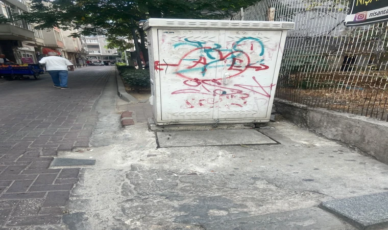 Trafolardaki Yazılar Tepki Çekiyor