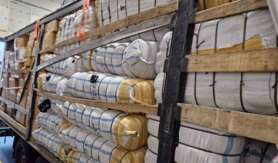 Deterjan yüklü tır da 70 bine yakın parfüm, kıyafet, ayakkabı ve aksesuar bulundu