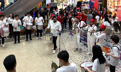 "Trakya Koleji Öğrencileri Orion AVM'de 29 Ekim Coşkusunu Tüm Şehre Taşıdı!"