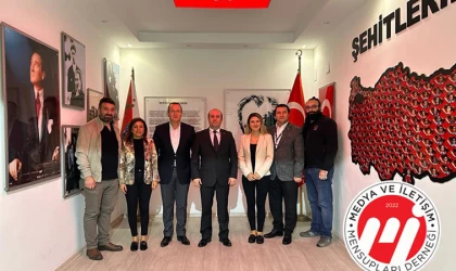 Çorlu Medya ve İletişim Mensupları Derneği İlçe Emniyet Müdürü Ebubekir Ulutürk’ü makamında ziyaret etti.