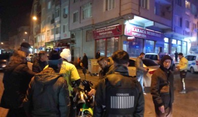 Manevra yapınca kaydı, az daha arabanın altında kalacaktı: Kaza anı kamerada