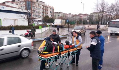 Alkollü sürücünün yaya geçidindeki yayaya çarptığı anlar kamerada