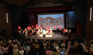 Büyükçekmece’de ‘’Zamansız Kadınlar’’ sanatseverlerle buluştu