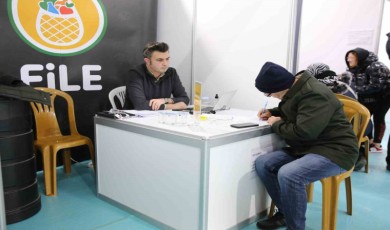 İşveren ve iş arayanları buluşturan Çekmeköy İstihdam Fuarı kapılarını açtı