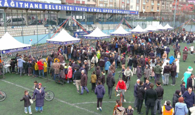 Kağıthane’de camiye giden çocuklara bin bisiklet hediye edildi