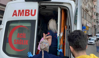 3’üncü kattan düşen bebeği tente kurtardı