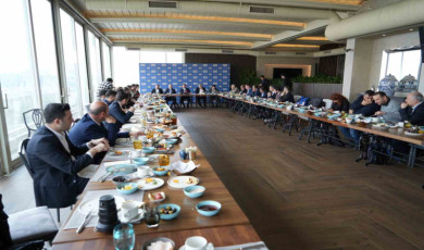 AK Parti Antalya Büyükşehir Belediye Başkan Adayı Tütüncü: ”Antalya’nın şehir merkezinde 15 yeni koridor açacağız”