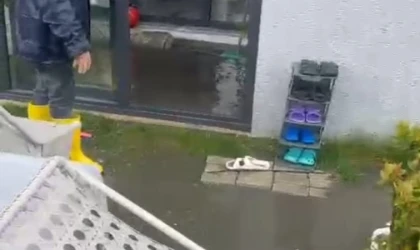 Daireleri Selle Birlikte Lağim Sulari Basti!