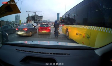 Kadıköy’de özel halk otobüsü şoföründen biber gazlı müdahale