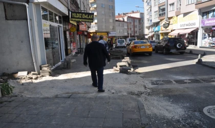 Kaldırım Yapılmayı Bekliyor