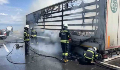 Tekirdağ’da yanan dorse demir yığınına dönüştü