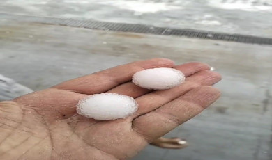 Edirne’de ceviz büyüklüğünde dolu yağdı