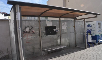 Duraklardaki Görüntü Kirliliğine Tepki!