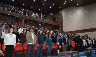 Tekirdağ’da üniversitelilere kadına yönelik şiddetle mücadele eğitimi verildi