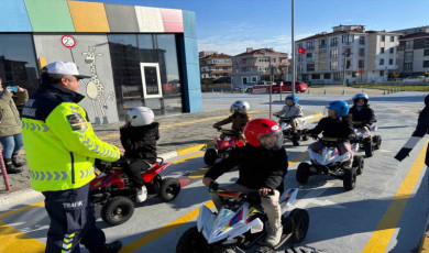 Jandarmadan öğrencilere trafik eğitimi