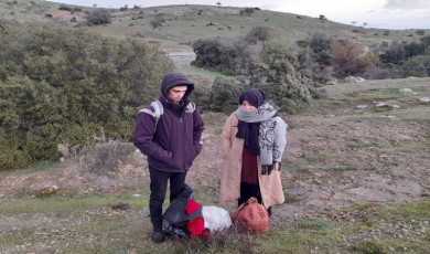 Ayvacık’ta 2 kaçak göçmen yakalandı