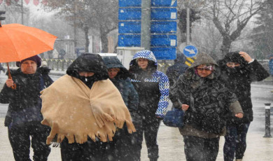 Edirne’de kar yağışı etkisini sürdürüyor