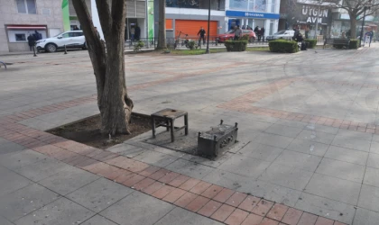 Tamiri Yapılan Heykel Tekrar Konuldu