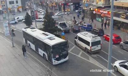Atatürk Meydanı’nda Trafik Çilesi
