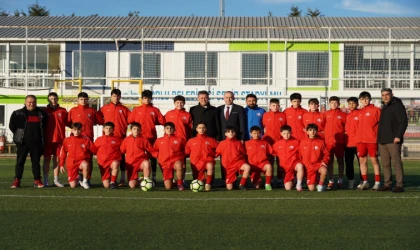 Başkan Sarıkurt Birinci Olan ÇBFK’yı Ziyaret Etti