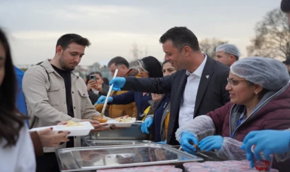 İftar Sofralarına Vatandaşlardan Yoğun İlgi